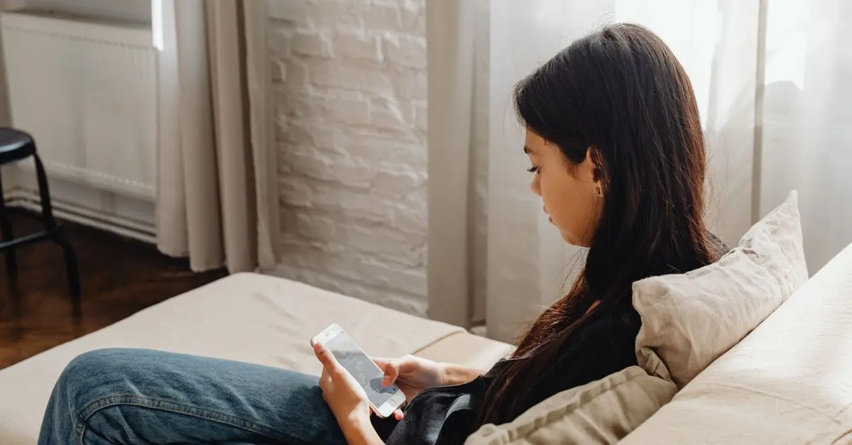 How to Reduce Smartphone Radiation Exposure (Practical Guide)